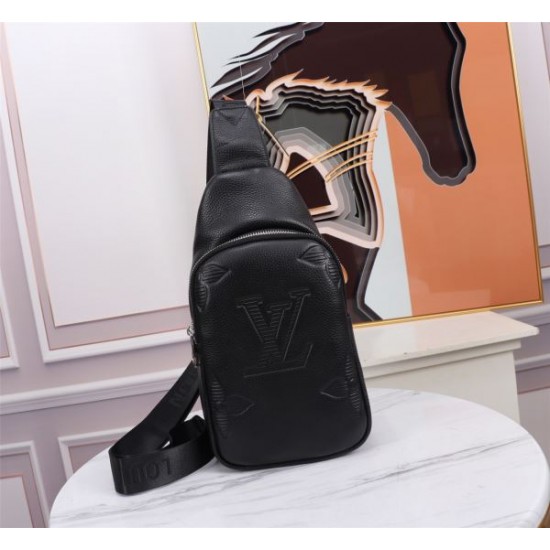 2025FW チェストバッグ LOUIS VUITTON ルイヴィトン 雑誌掲載 秋冬注目のおしゃれバッグ