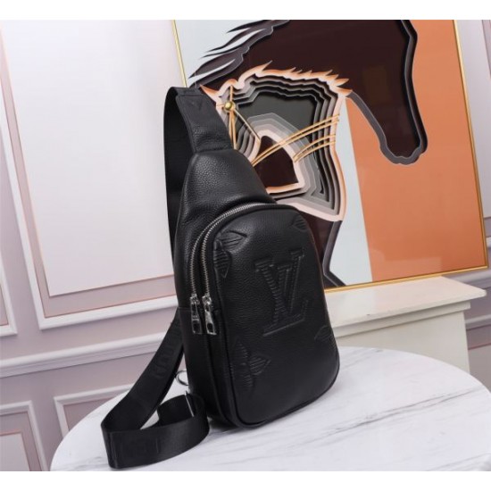 2025FW チェストバッグ LOUIS VUITTON ルイヴィトン 雑誌掲載 秋冬注目のおしゃれバッグ