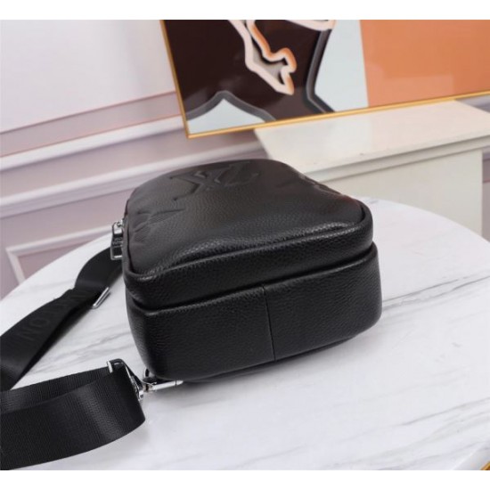 2025FW チェストバッグ LOUIS VUITTON ルイヴィトン 雑誌掲載 秋冬注目のおしゃれバッグ