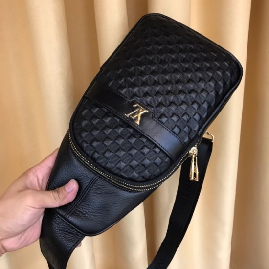 2025FW チェストバッグ LOUIS VUITTON ルイヴィトン 限定新作 人気が続くラグジュアリーアイテム