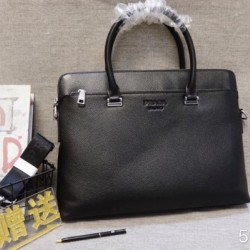 2025FW ブリーフケース PRADA プラダ 存在感抜群 上質レザーの高級ブリーフケース