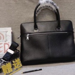2025FW ブリーフケース PRADA プラダ 存在感抜群 上質レザーの高級ブリーフケース