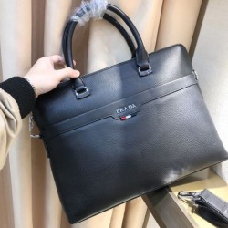 2025FW ブリーフケース PRADA プラダ トレンド感たっぷり 秋冬注目の新作バッグ
