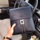 2025FW ショルダーバッグ PRADA プラダ ブランドロゴが映える 上質ショルダーバッグ