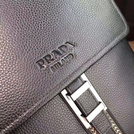 2025FW ショルダーバッグ PRADA プラダ ブランドロゴが映える 上質ショルダーバッグ