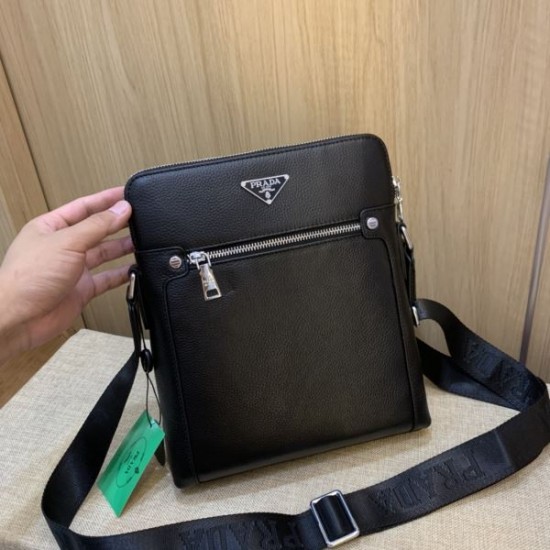 2025FW ショルダーバッグ PRADA プラダ 秋冬に押さえておきたい 最新ラグジュアリーモデル