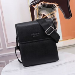 2025FW ショルダーバッグ PRADA プラダ 秋冬新作 季節感をプラスする洗練デザイン