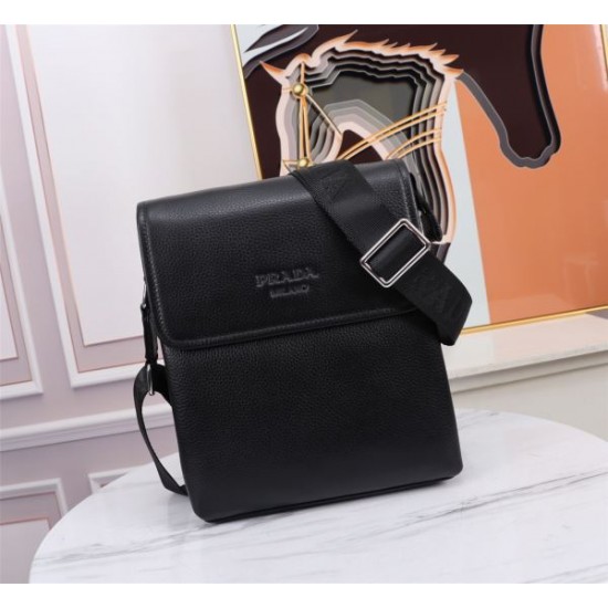2025FW ショルダーバッグ PRADA プラダ 秋冬新作 季節感をプラスする洗練デザイン