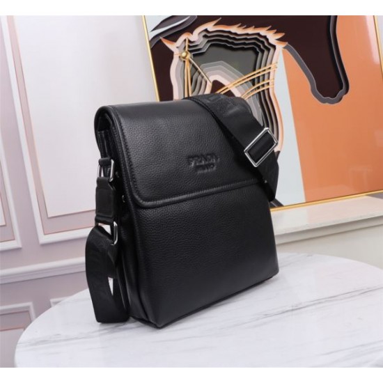 2025FW ショルダーバッグ PRADA プラダ 秋冬新作 季節感をプラスする洗練デザイン