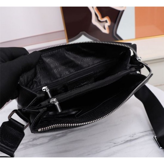 2025FW ショルダーバッグ PRADA プラダ 秋冬新作 季節感をプラスする洗練デザイン