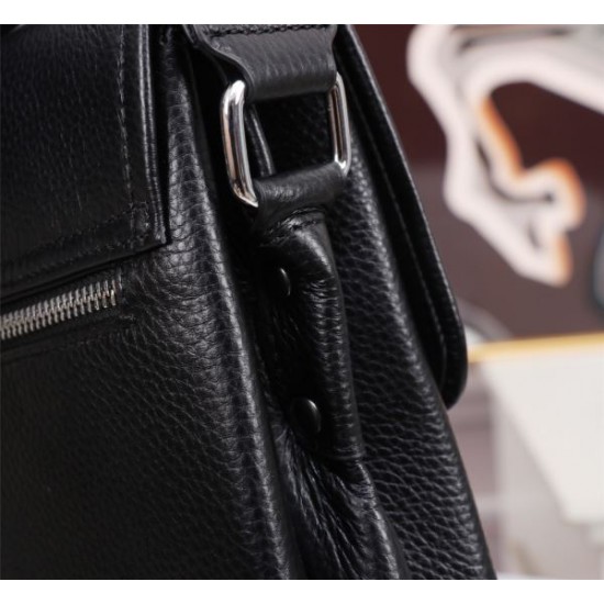 2025FW ショルダーバッグ PRADA プラダ 秋冬新作 季節感をプラスする洗練デザイン