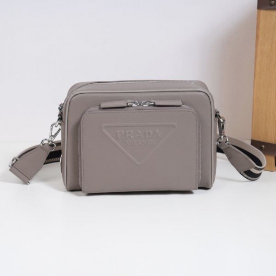 2025FW ショルダーバッグ PRADA プラダ シンプルで着回し力抜群 デイリーユースに最適