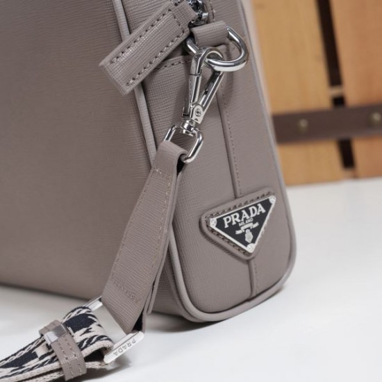 2025FW ショルダーバッグ PRADA プラダ シンプルで着回し力抜群 デイリーユースに最適