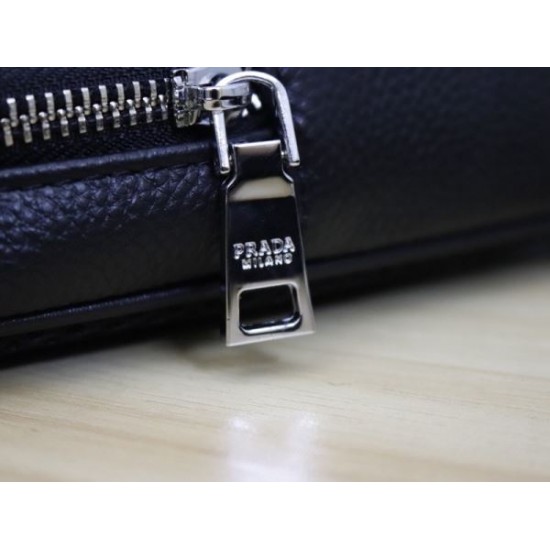2025FW チェストバッグ PRADA プラダ 引き続き人気の秋冬トレンドバッグ