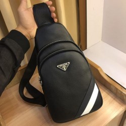 2025FW チェストバッグ PRADA プラダ 注目度抜群 継続人気の最新スタイル