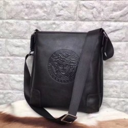 2025FW ショルダーバッグ VERSACE ヴェルサーチェ 新作登場 おしゃれ度を格上げする注目アイテム