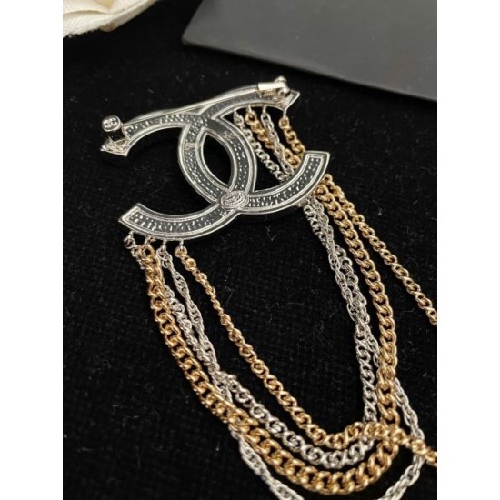2026新品 ブローチ CHANEL シャネル 遊び心あふれるデザインアイテム