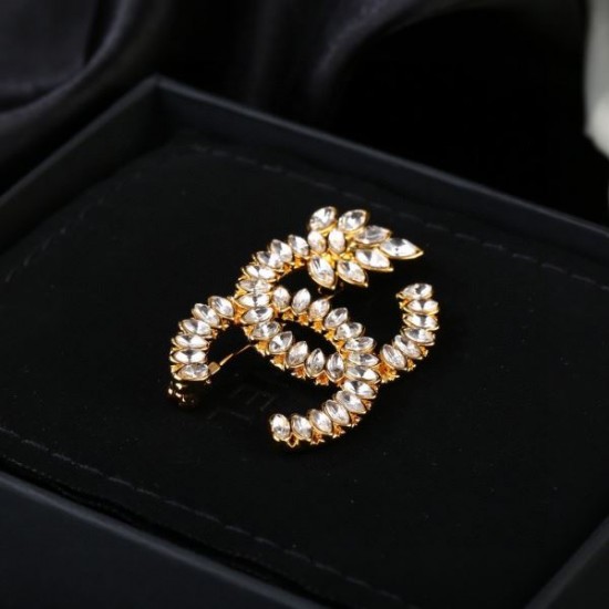 2026新品 ブローチ CHANEL シャネル 上級者向け洗練コーデの主役