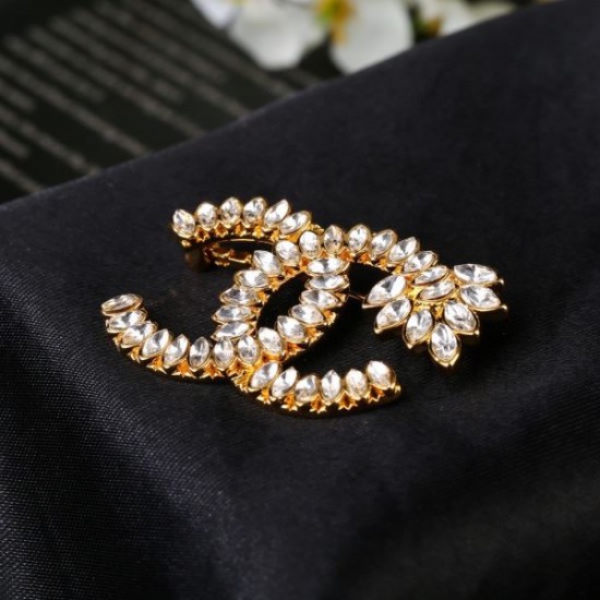 2026新品 ブローチ CHANEL シャネル 上級者向け洗練コーデの主役