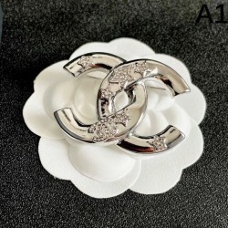 2026新品 ブローチ CHANEL シャネル コーデを格上げする大注目作