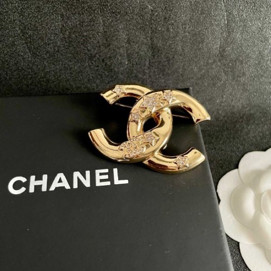 2026新品 ブローチ CHANEL シャネル コーデを格上げする大注目作
