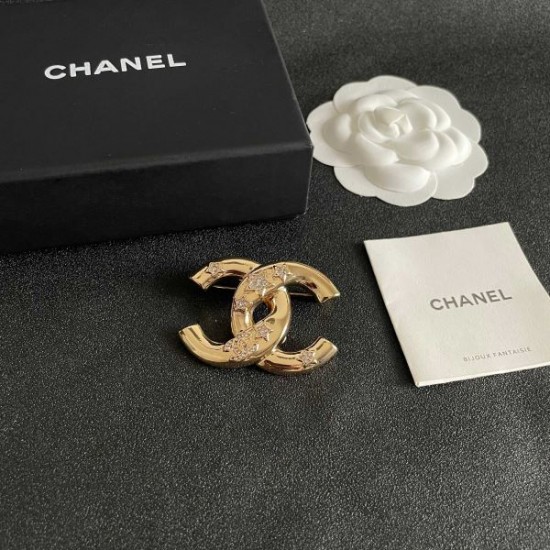 2026新品 ブローチ CHANEL シャネル コーデを格上げする大注目作