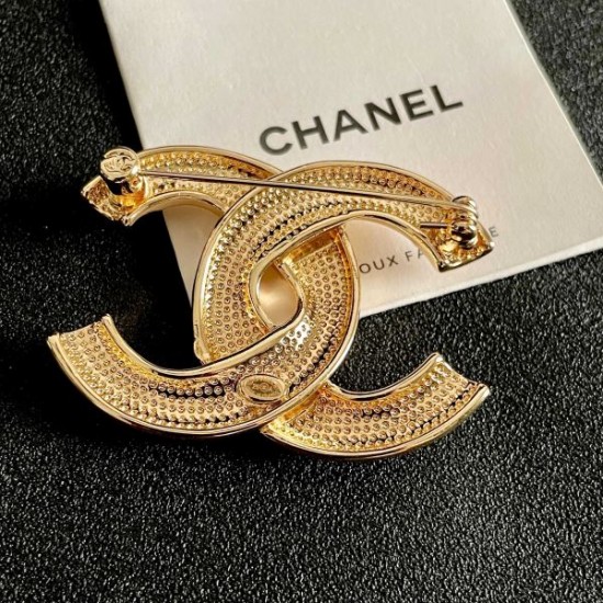2026新品 ブローチ CHANEL シャネル コーデを格上げする大注目作