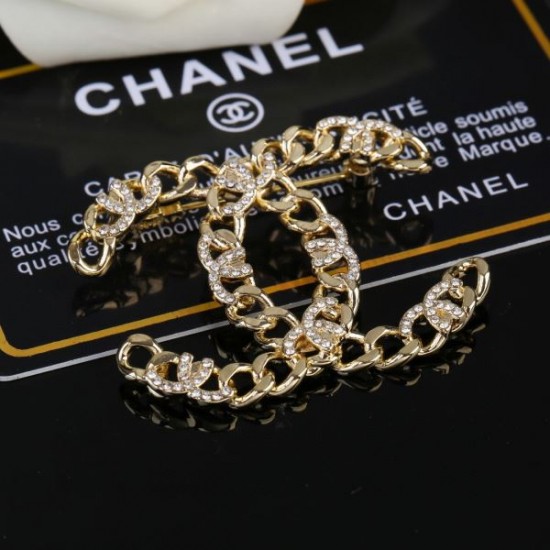 2026新品 ブローチ CHANEL シャネル カジュアルにも映える万能デザイン