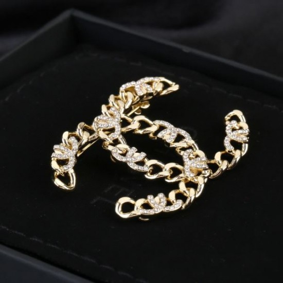 2026新品 ブローチ CHANEL シャネル カジュアルにも映える万能デザイン