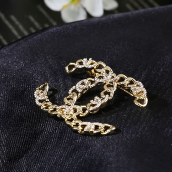 2026新品 ブローチ CHANEL シャネル カジュアルにも映える万能デザイン