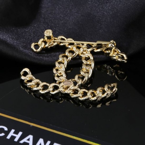 2026新品 ブローチ CHANEL シャネル カジュアルにも映える万能デザイン