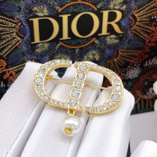 2026新品 ブローチ DIOR ディオール 一気におしゃれ上級者になれる