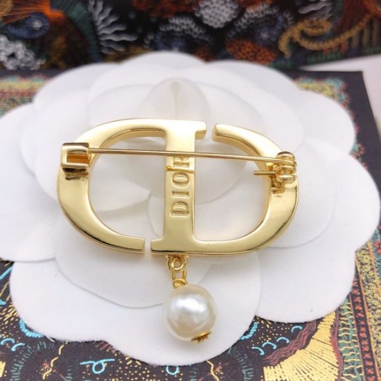 2026新品 ブローチ DIOR ディオール 一気におしゃれ上級者になれる