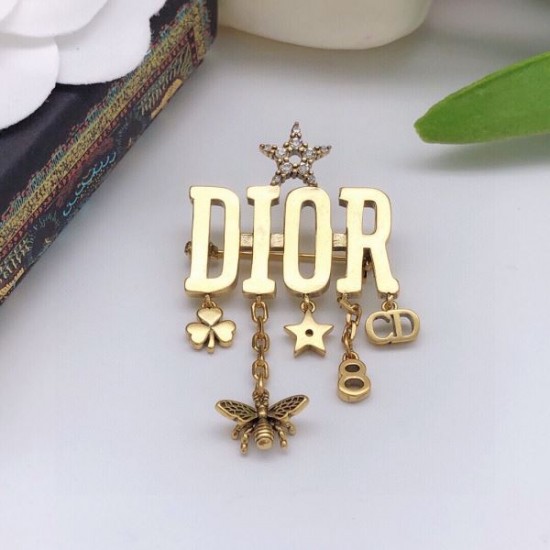 2026新品 ブローチ DIOR ディオール 好感度の高い洗練アイテム