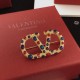 2026新品 ブローチ VALENTINO ヴァレンティノ さりげないおしゃれを楽しめる