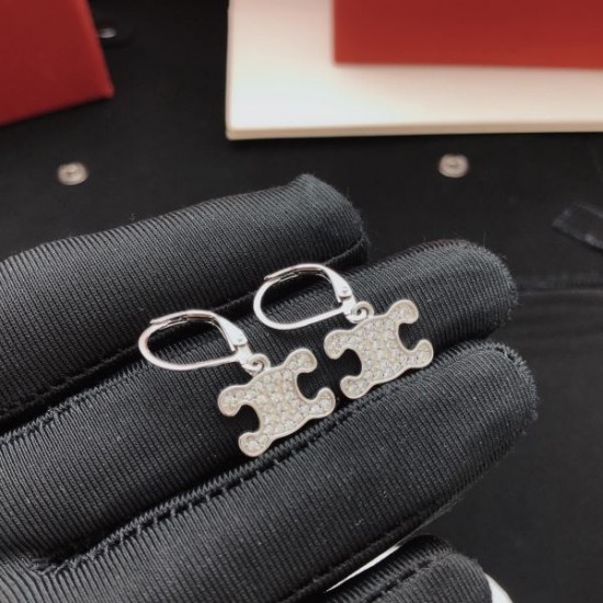 2026新品 イヤリング CELINE セリーヌ 最新商品！即完売必至の人気アイテム