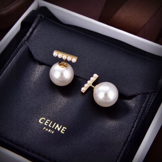 2026新品 イヤリング CELINE セリーヌ 海外大人気アイテム！注目度抜群