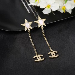 2026新品 イヤリング CHANEL シャネル 足注目アイテム！ユニークデザイン