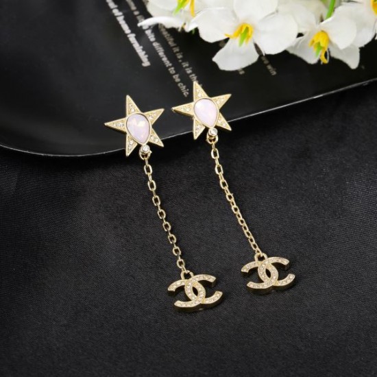 2026新品 イヤリング CHANEL シャネル 足注目アイテム！ユニークデザイン