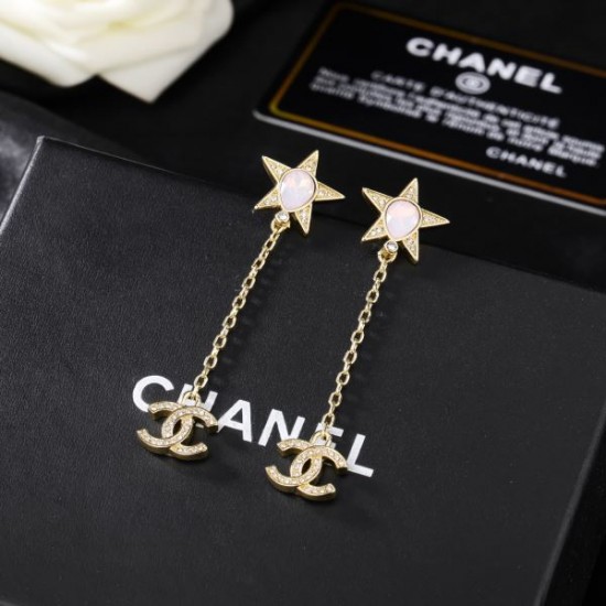 2026新品 イヤリング CHANEL シャネル 足注目アイテム！ユニークデザイン