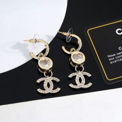 2026新品 イヤリング CHANEL シャネル カジュアルでも魅力発揮！反転デザイン