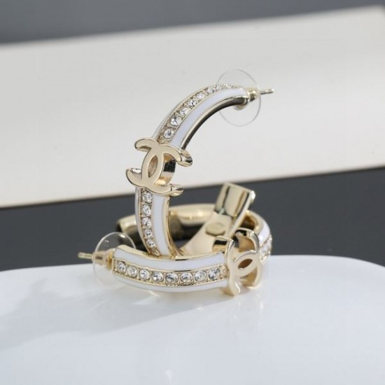 2026新品 イヤリング CHANEL シャネル 着まわし抜群のカラー！多シーズン対応