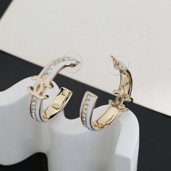 2026新品 イヤリング CHANEL シャネル 着まわし抜群のカラー！多シーズン対応