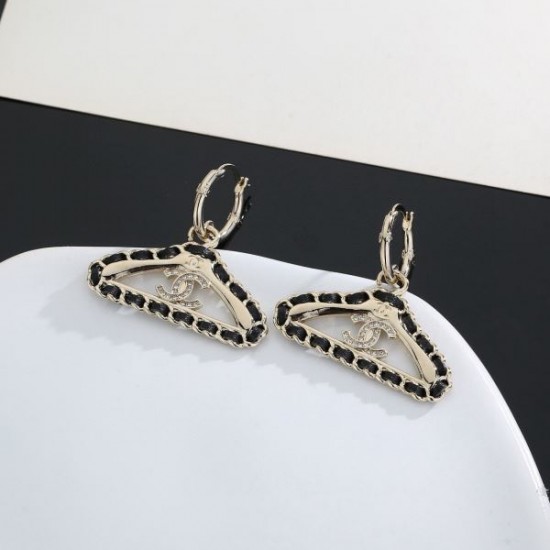 2026新品 イヤリング CHANEL シャネル 主張性が優れた新作、目を引くデザイン