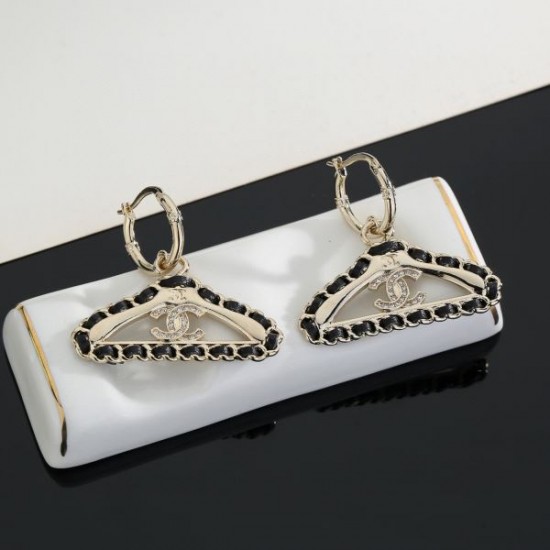 2026新品 イヤリング CHANEL シャネル 主張性が優れた新作、目を引くデザイン