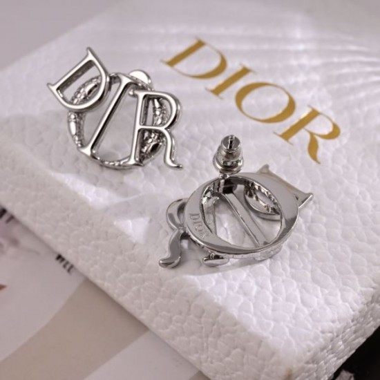 2026新品 イヤリング DIOR ディオール 今の季節にぴったりのおすすめアイテム