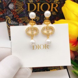 2026新品 イヤリング DIOR ディオール 高級感あるスタイルでエレガントに