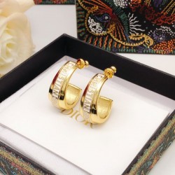 2026新品 イヤリング DIOR ディオール 心惹かれる洗練されたスタイル