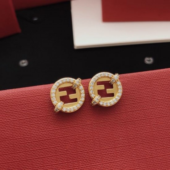 2026新品 イヤリング FENDI フェンデイ ファッション感満載！注目アイテム