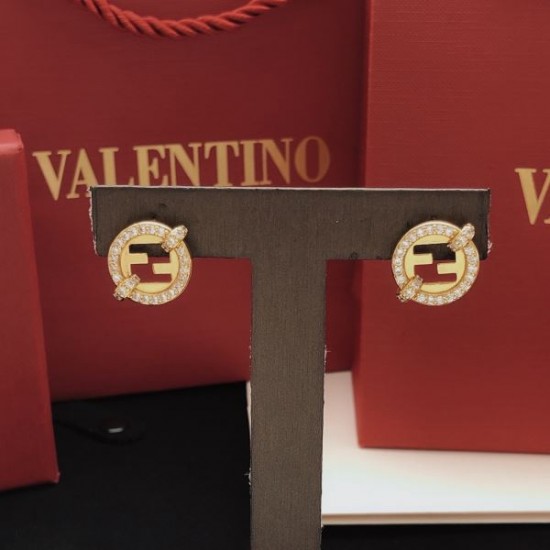 2026新品 イヤリング FENDI フェンデイ ファッション感満載！注目アイテム